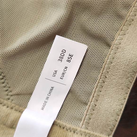 Lace and Mesh minimizing bra - Picture 5 of 5